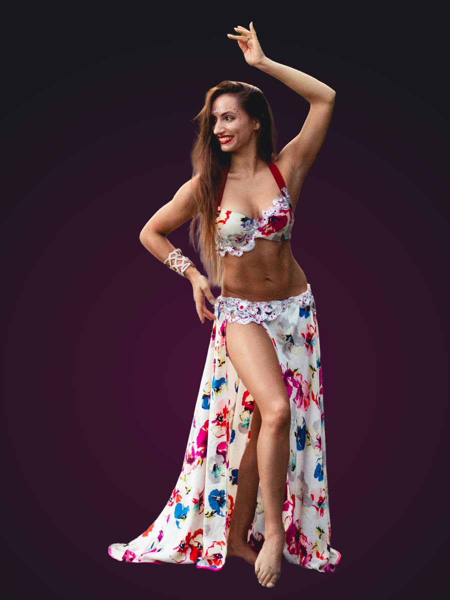 Alicja Łagosz in a belly dance costume